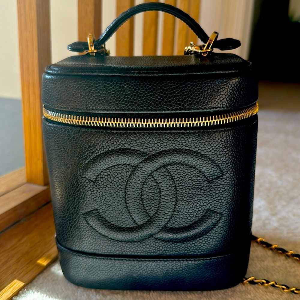 Selling Chanel Black Caviar Vanity bag.